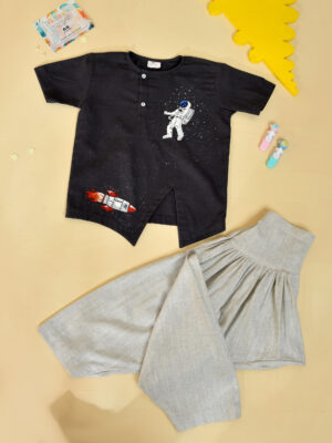 Astronote Handpaint kurta With Hairam